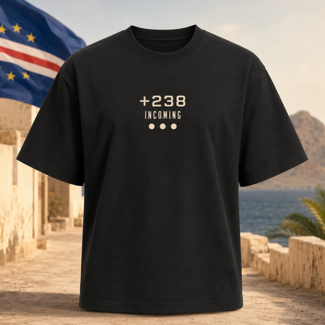 Nha Mãe Incoming Call T-Shirt
